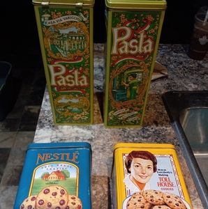 Antique/Vintage pasta containers and 2 cookie tins